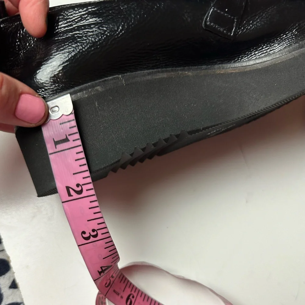 1874 By Walder Black Patent Leather Faux Fur Silver Chain Platform Loafers 39/8‎